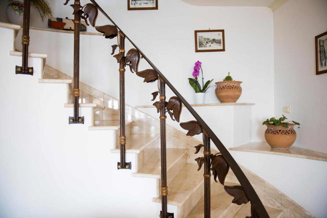 Villa Savina - Elegant Family Villa Overlooks Amalfi Coast - Positano Exterior foto